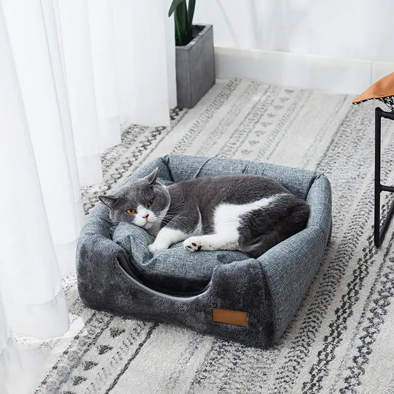 Triangle Cat Closed Nest With Removable Mat